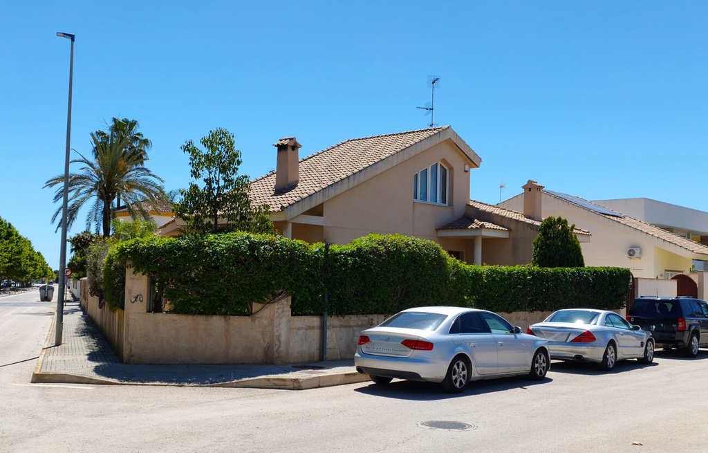 SAN JAVIER – Luxuriöse 4-Schlafzimmer-Villa ab 559 000 € | Pool, Terrasse, Parkplatz