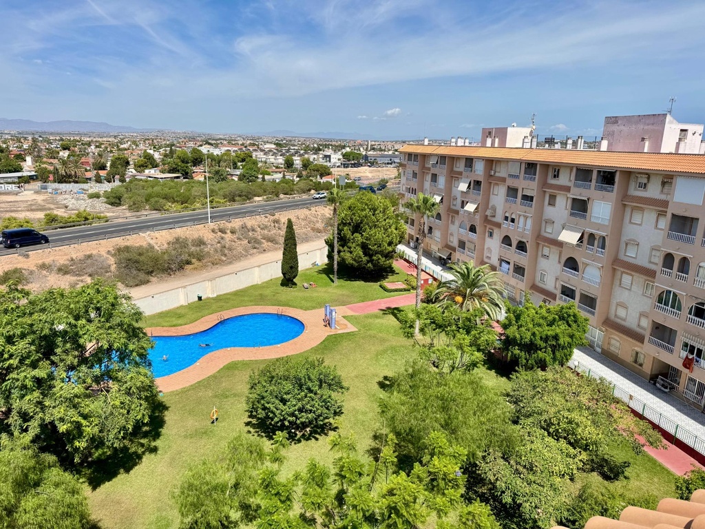 TORREVIEJA – 2-spálňový penthouse od 140 000 € | Bazén, Terasa, Parkovanie