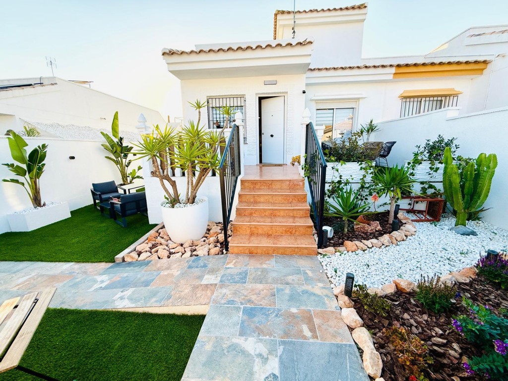 SUCINA – 3-spálňová vila od 239 995 € | Bazén, Terasa, Záhrada
