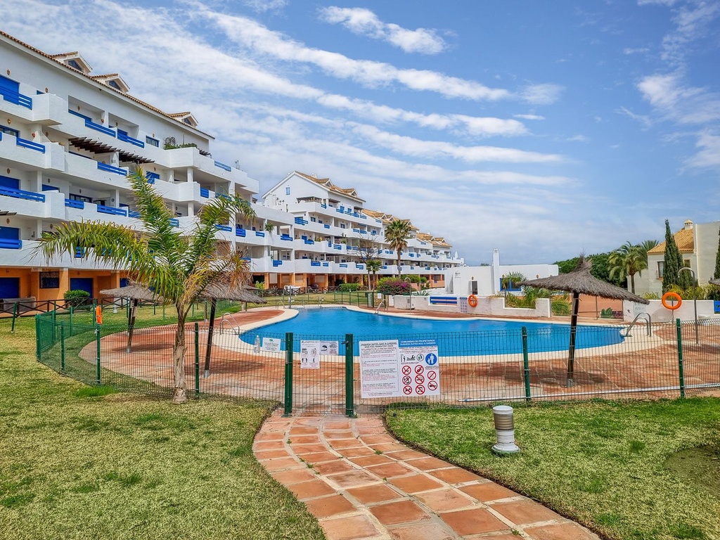 LA DUQUESA – 2-spálňový apartmán od 369 000 € | Bazén, Terasa, Záhrada