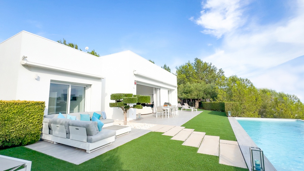 [second:270-435-11-854] LAS COLINAS GOLF – Luxusná 3-spálňová vila od 990 000 € | Bazén, Terasa, Záhrada
