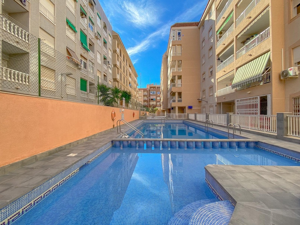 TORREVIEJA – Moderný 2-spálňový penthouse pri mori od 157 000 € | 250 m od pláže, Bazén, Terasa