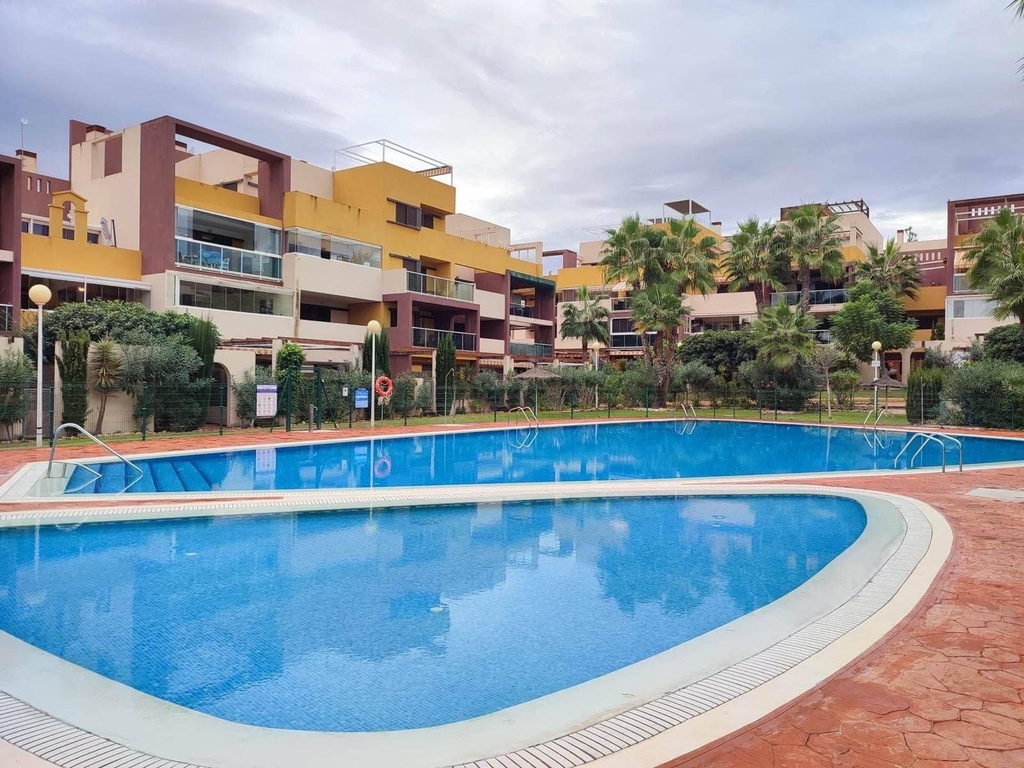 ORIHUELA COSTA – 2-spálňový apartmán od 260 900 € | Bazén, Terasa, Parkovanie