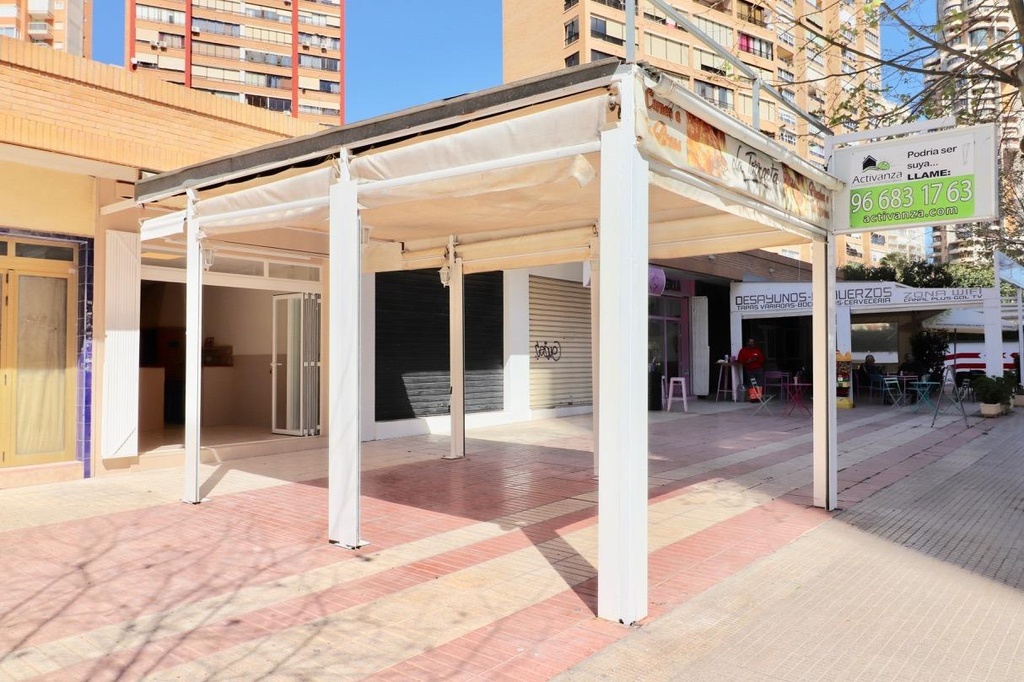 [second:21-251-11-606] BENIDORM – Nowoczesny Commercial przy morzu od 130 000 € | 1,2 km od plaży, Taras