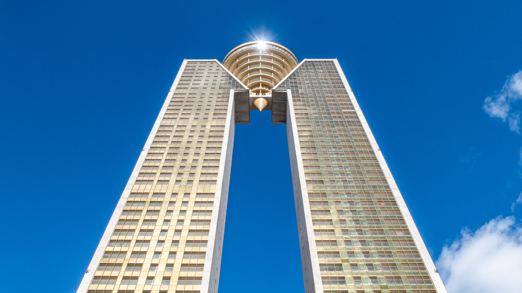 BENIDORM – Luxusný 2-spálňový apartmán od 650 000 € | Terasa, Parkovanie, Golf