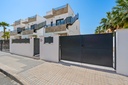 TORREVIEJA – 3-spálňová vila od 479 000 € | Bazén, Terasa, Parkovanie