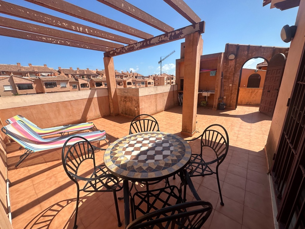 TORREVIEJA – 3-spálňový apartmán od 220 000 € | Bazén, Terasa, Parkovanie