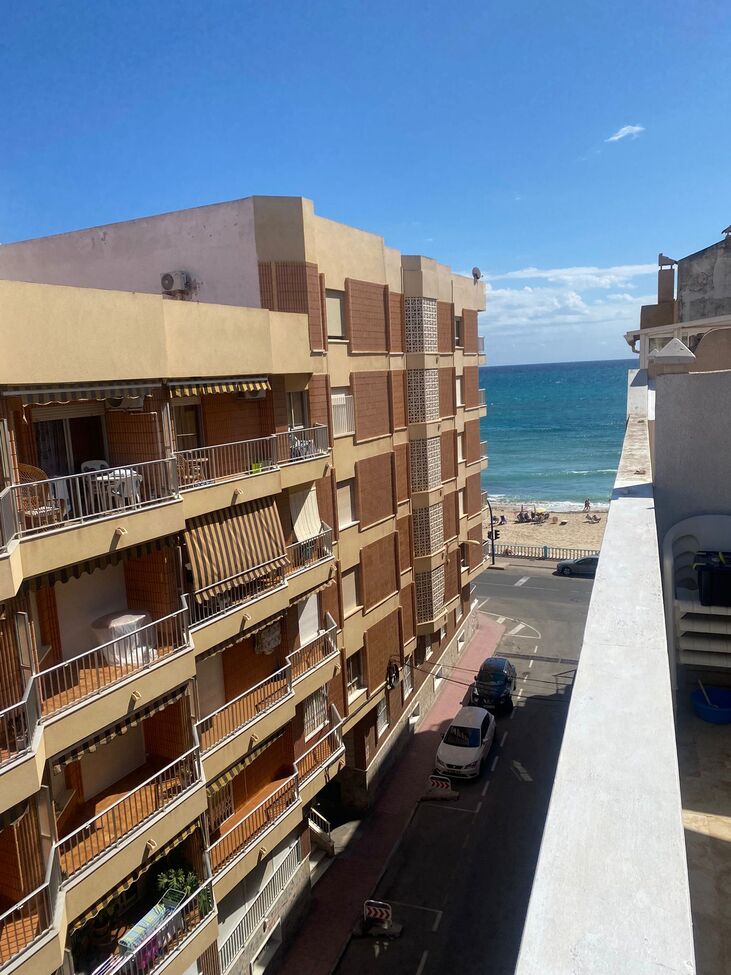 [second:48-0-11-757] PLAYA DE LOS LOCOS – Modern 1-bedroom penthouse from 199 500 € | Sea view, Terrace, Parking