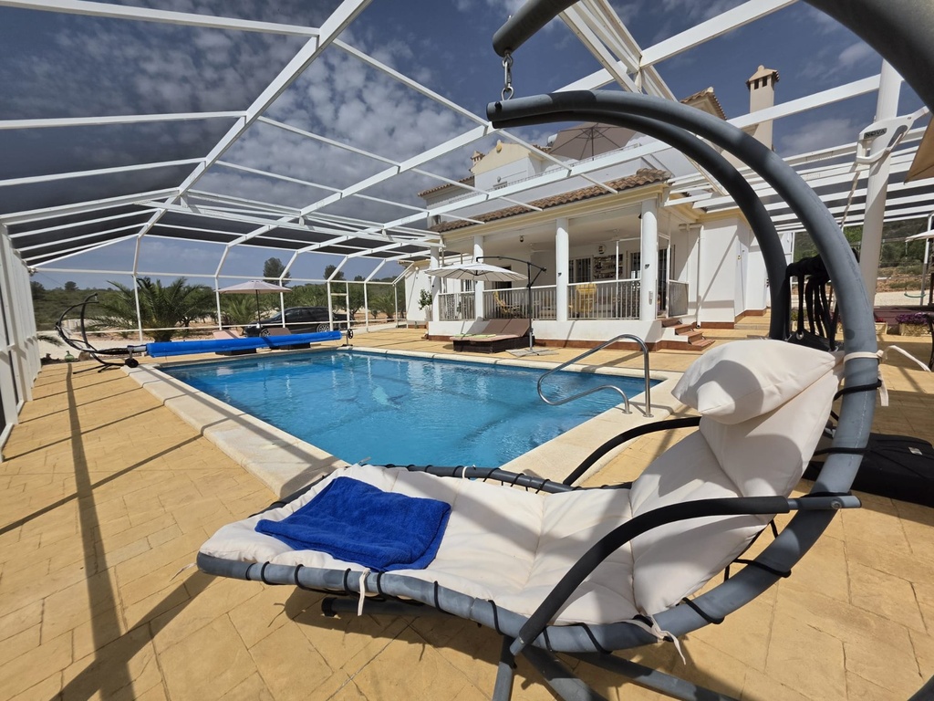PINOSO – Luxusná 3-spálňová vila od 574 995 € | Bazén, Terasa, Parkovanie