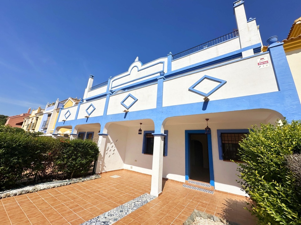 [second:59-500-11-1045] SAN JAVIER – 3-bedroom villa from 280 000 € | Pool, Terrace, Parking