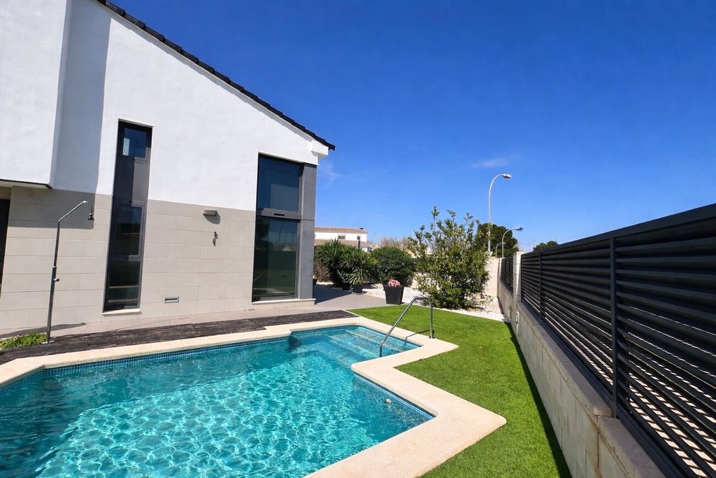[second:12-0-11-579] SANTIAGO DE LA RIBERA – 2-spálňová vila od 439 500 € | Bazén, Terasa, Záhrada