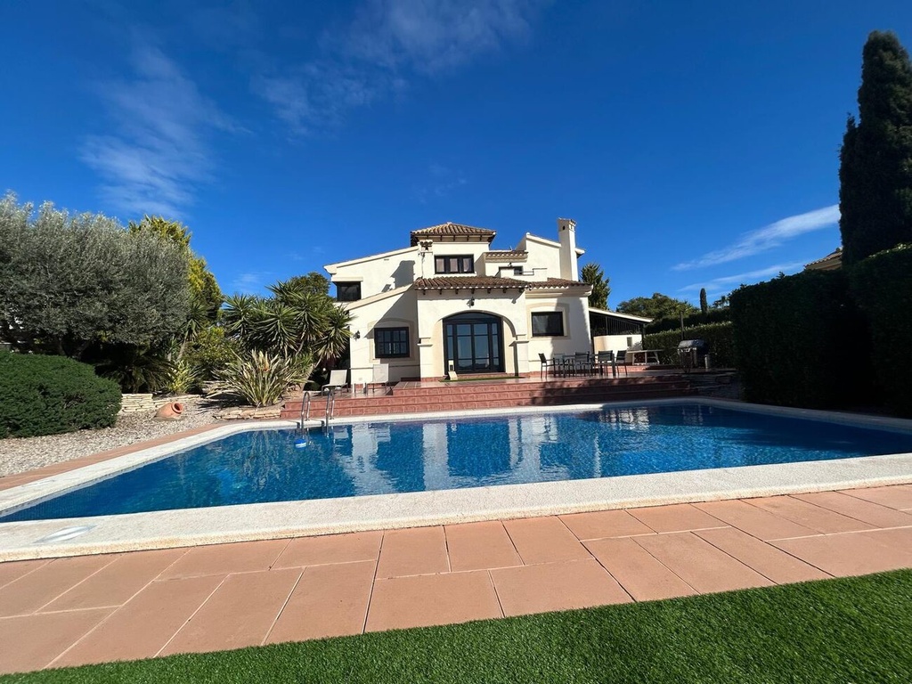 [second:8-0-11-894] HACIENDA DEL ALAMO – 3-spálňová vila od 469 000 € | Bazén, Terasa, Parkovanie