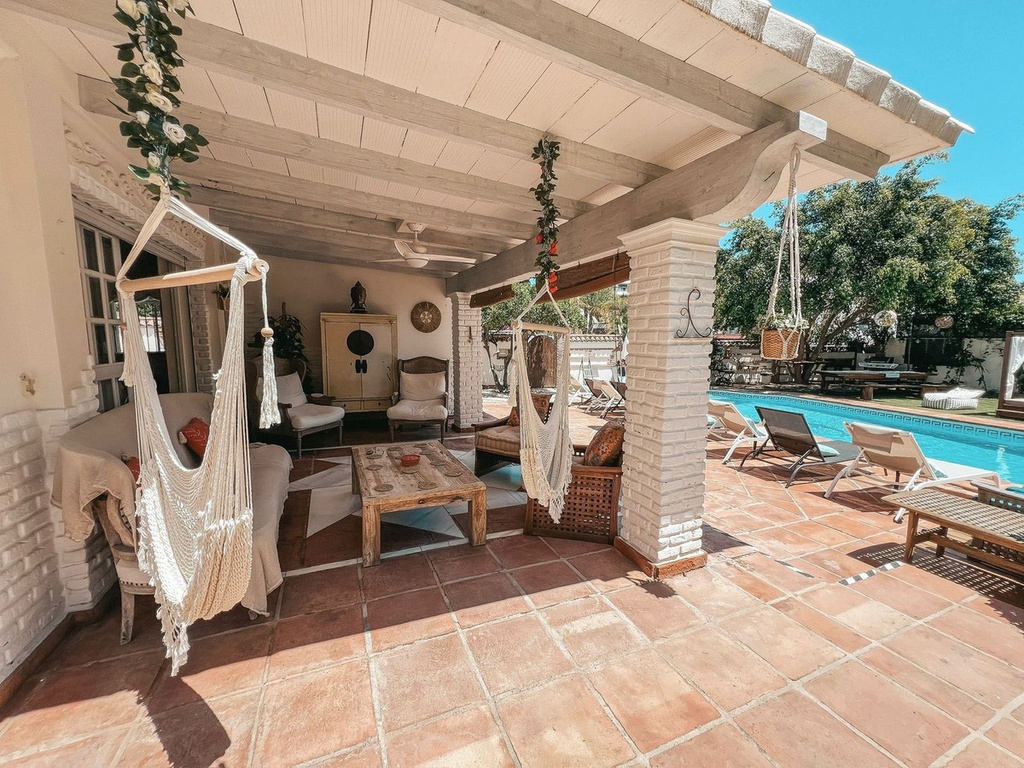 MARBELLA – Luxusná 5-spálňová vila od 1 600 000 € | Bazén, Terasa, Záhrada