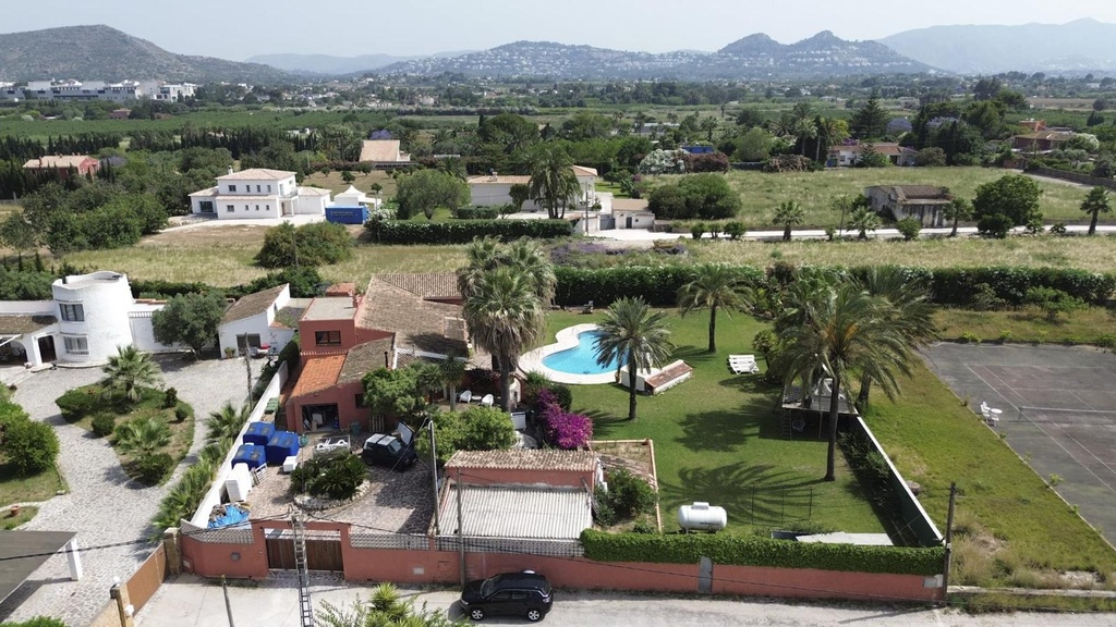 [second:9-524-11-1158] DENIA – Luxusná 4-spálňová vila od 895 000 € | Terasa, Parkovanie, Záhrada
