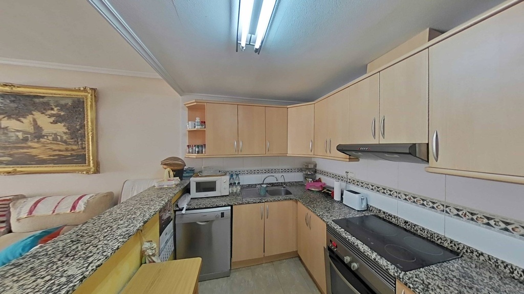 TORREVIEJA – Moderný 4-spálňový apartmán pri mori od 171 000 € | 100 m od pláže