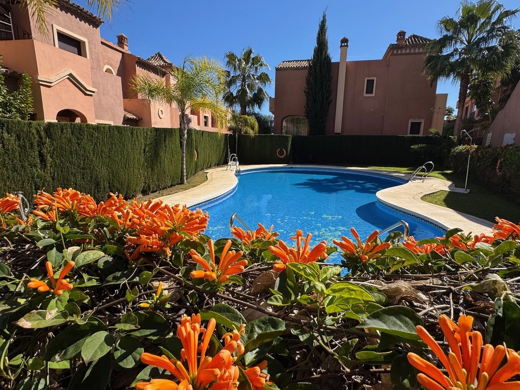 ESTEPONA – 4-spálňový mestský dom od 665 000 € | Terasa, Parkovanie, Záhrada