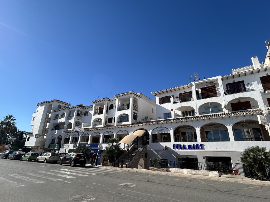 VILLAMARTIN – Commercial from 180 000 € | Golf, Costa Blanca