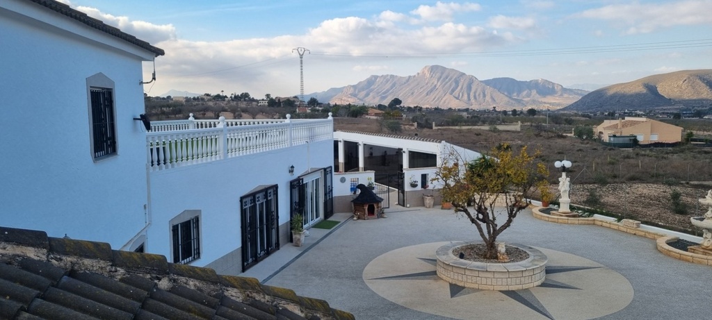 [second:74-414-11-819] HONDON DE LOS FRAILES – 6-spálňová vila od 595 000 € | Bazén, Terasa, Parkovanie
