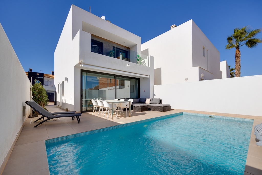 [second:27-258-11-618] SAN JAVIER – 3-spálňová vila od 369 000 € | Bazén, Terasa, Parkovanie