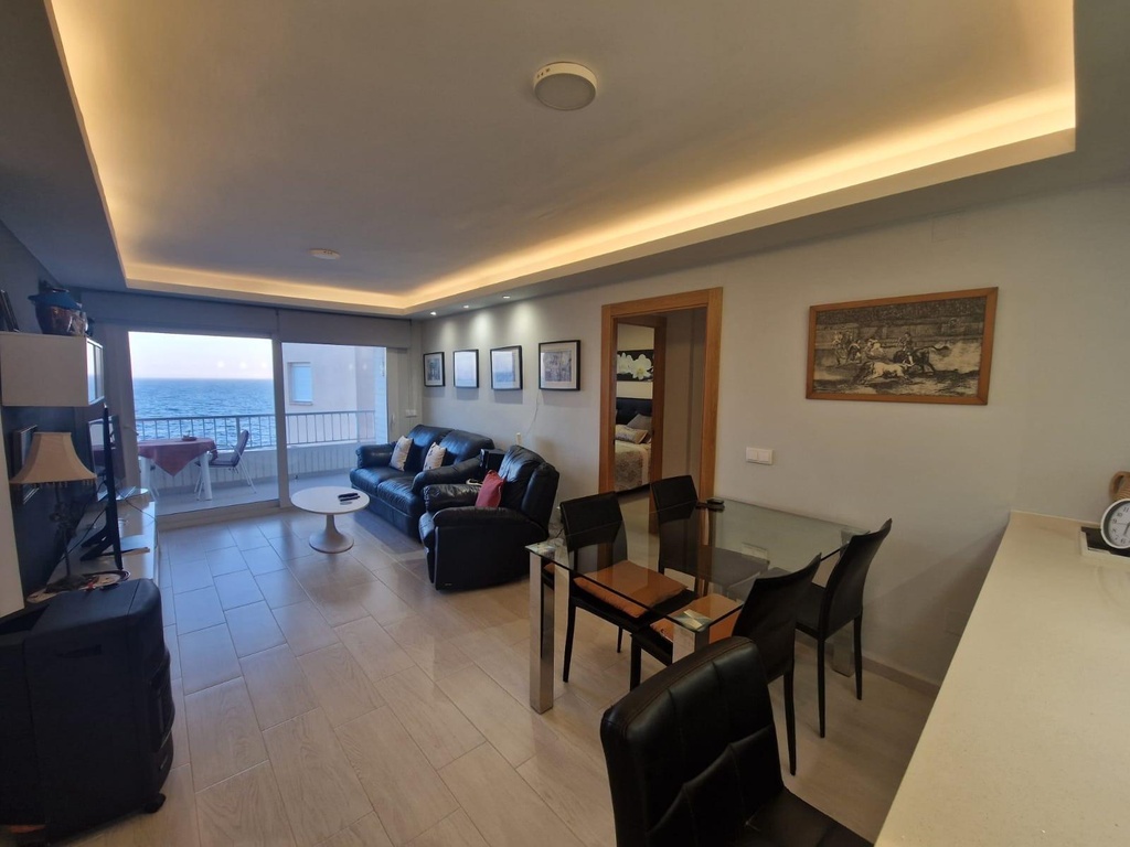 TORREVIEJA – Moderný 3-spálňový apartmán pri mori od 330 000 € | 100 m od pláže, Bazén, Terasa