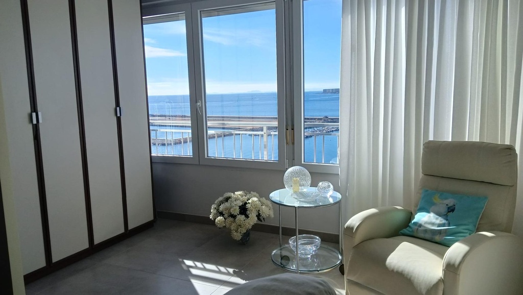 TORREVIEJA – Moderný 2-spálňový apartmán od 369 000 € | 1. línia pri mori, Bazén