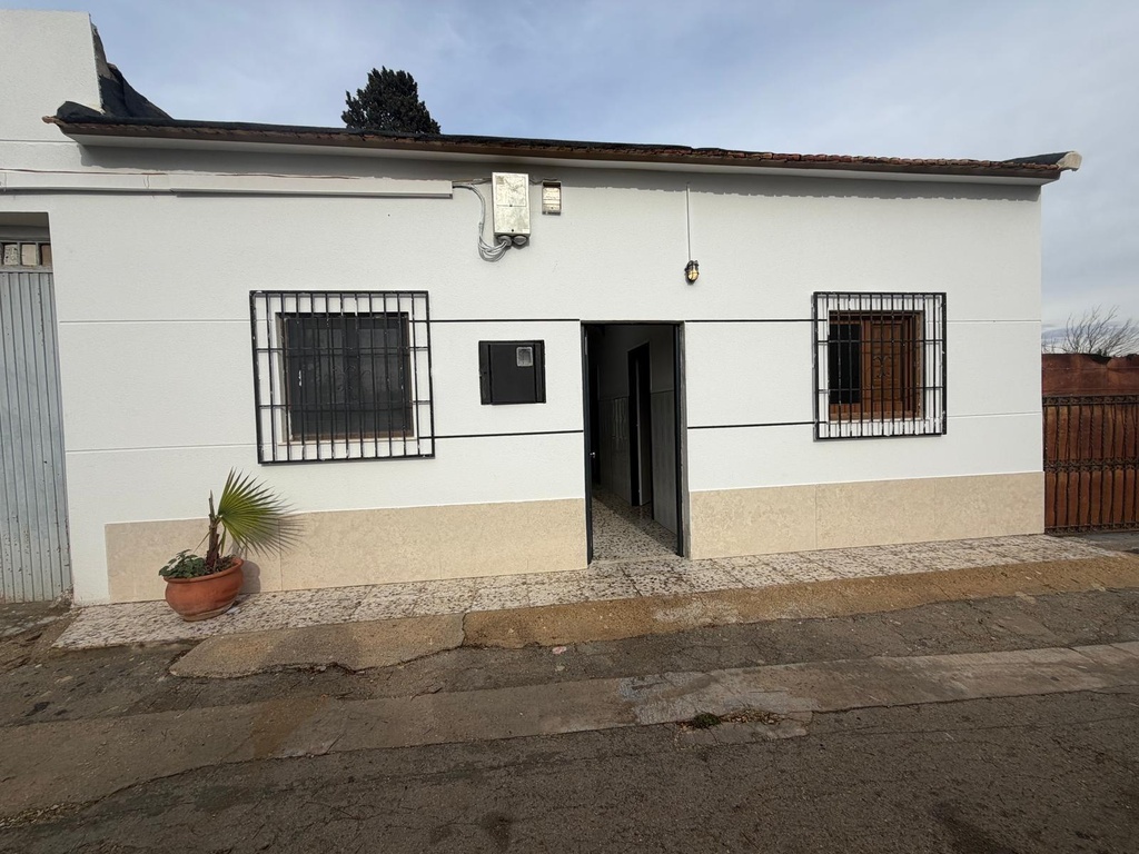 ORIHUELA – 3-spálňový Finca od 249 000 € | Bazén, Terasa, Parkovanie