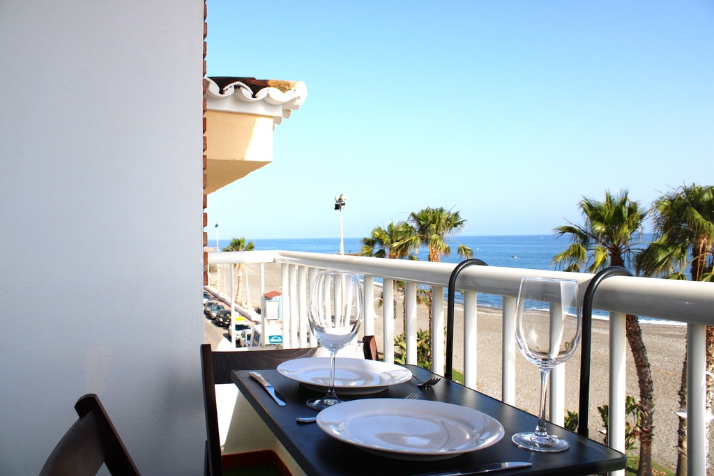 [second:81-474-11-956] ALGARROBO COSTA – Moderný 2-spálňový apartmán od 480 000 € | 1. línia pri mori, Parkovanie, Golf