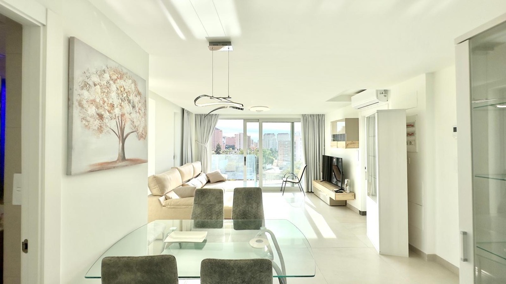 FINESTRAT – Moderný 2-spálňový apartmán pri mori od 290 000 € | 1,2 km od pláže, Bazén, Záhrada