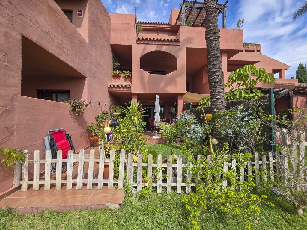 CASARES PLAYA – 2-bedroom apartment from 269 000 € | Pool, Terrace, Parking