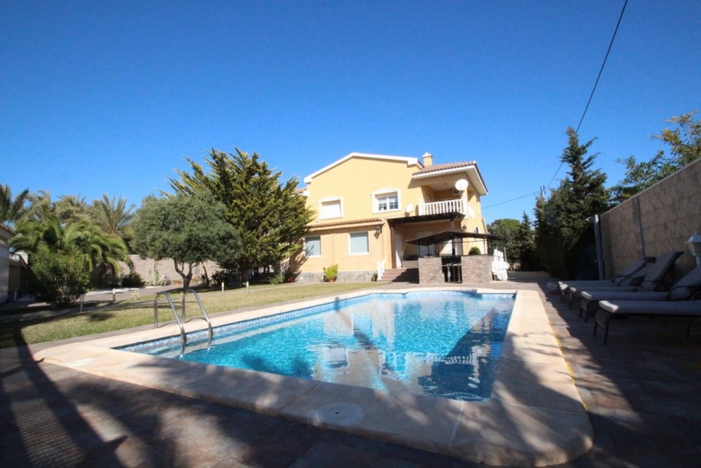 ORIHUELA COSTA – Luxusná 5-spálňová vila pri mori od 1 250 000 € | 200 m od pláže, Bazén, Terasa