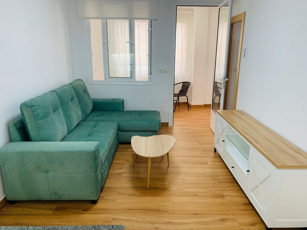 TORREVIEJA – Modern 2-bedroom apartment by the sea from 353 000 € | 400 m from the beach, Golf