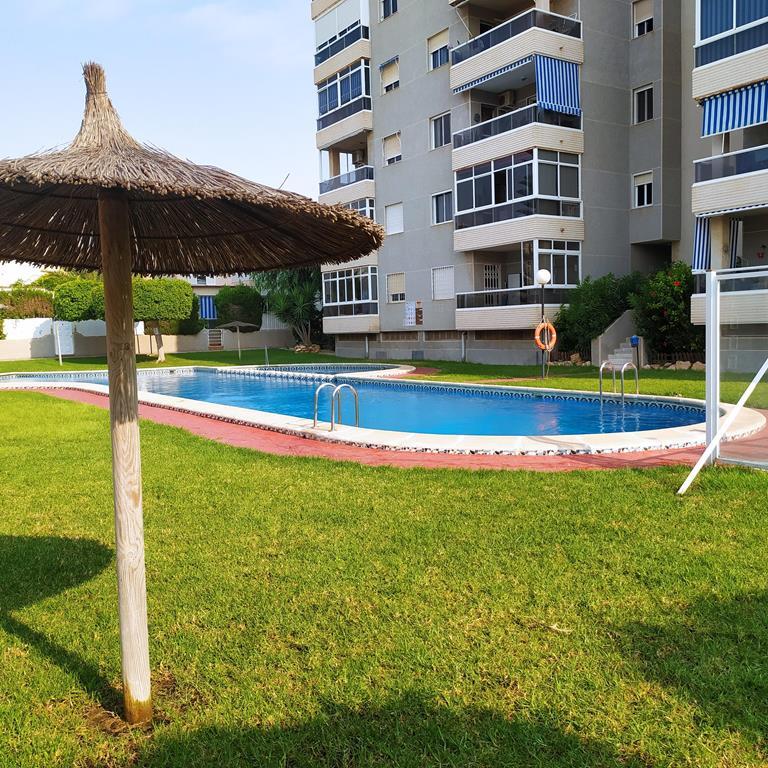 TORREVIEJA – 3-spálňový apartmán od 349 900 € | Bazén, Terasa, Záhrada