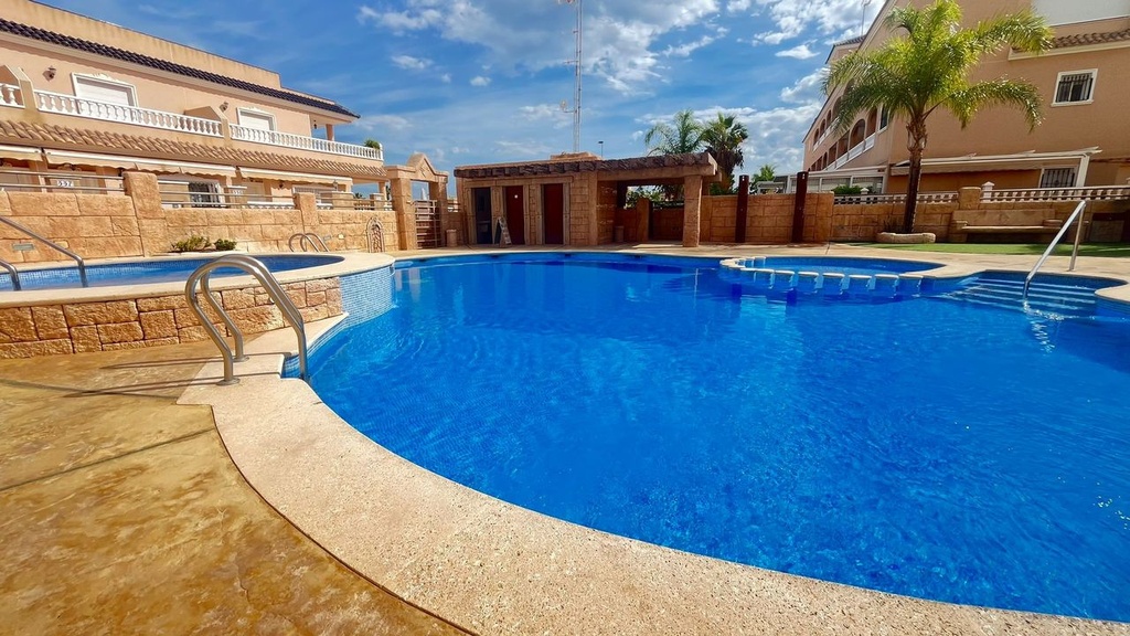 [second:276-435-11-854] LOS DOLSES – 3-spálňový apartmán od 395 000 € | Bazén, Terasa, Parkovanie