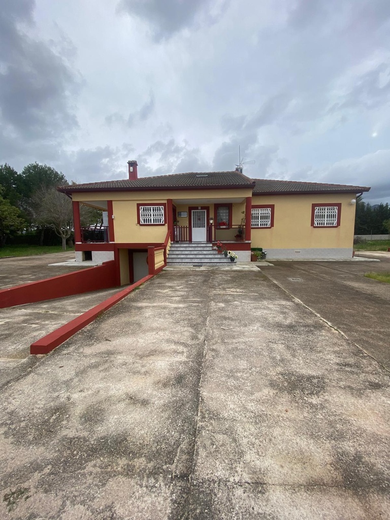 ELS POBLETS – Luxusný 4-spálňový dom od 850 000 € | Terasa, Parkovanie, Záhrada