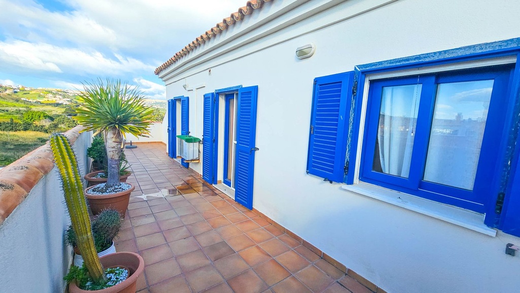 [second:297-372-11-745] SAN LUIS DE SABINILLAS – 2-spálňový penthouse od 263 500 € | Bazén, Terasa, Parkovanie