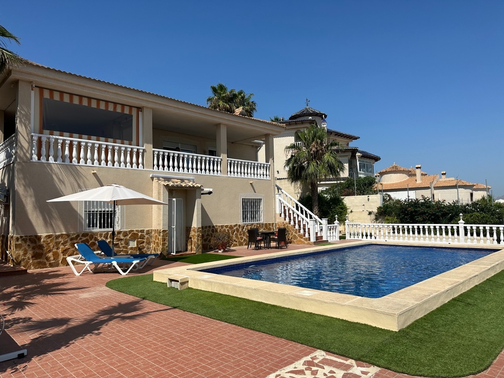 [second:182-350-11-722] ALGORFA – 3-bedroom villa from 599 990 € | Pool, Terrace, Garden