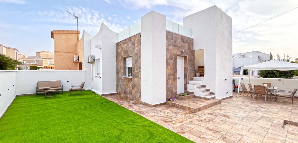 [second:113-403-11-801] ORIHUELA COSTA – 2-bedroom bungalow from 219 000 € | Pool, Terrace, Garden