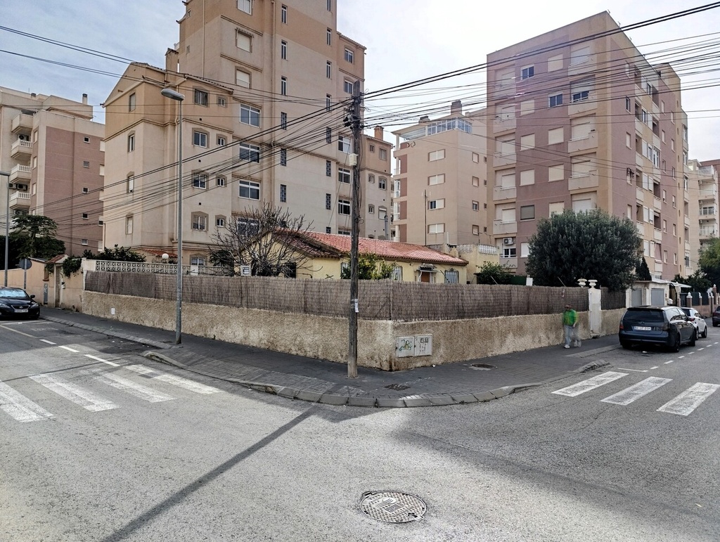 TORREVIEJA – Finca od 290 000 € | Parkovanie, Nueva Torrevieja, Costa Blanca