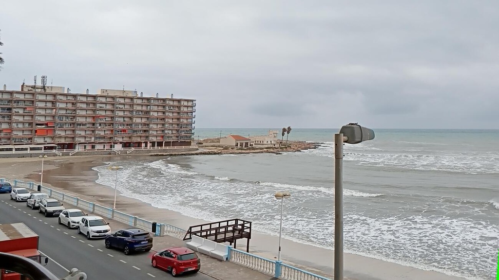 TORREVIEJA – Modern 3-bedroom apartment from 375 000 € | Sea view, Terrace, Parking