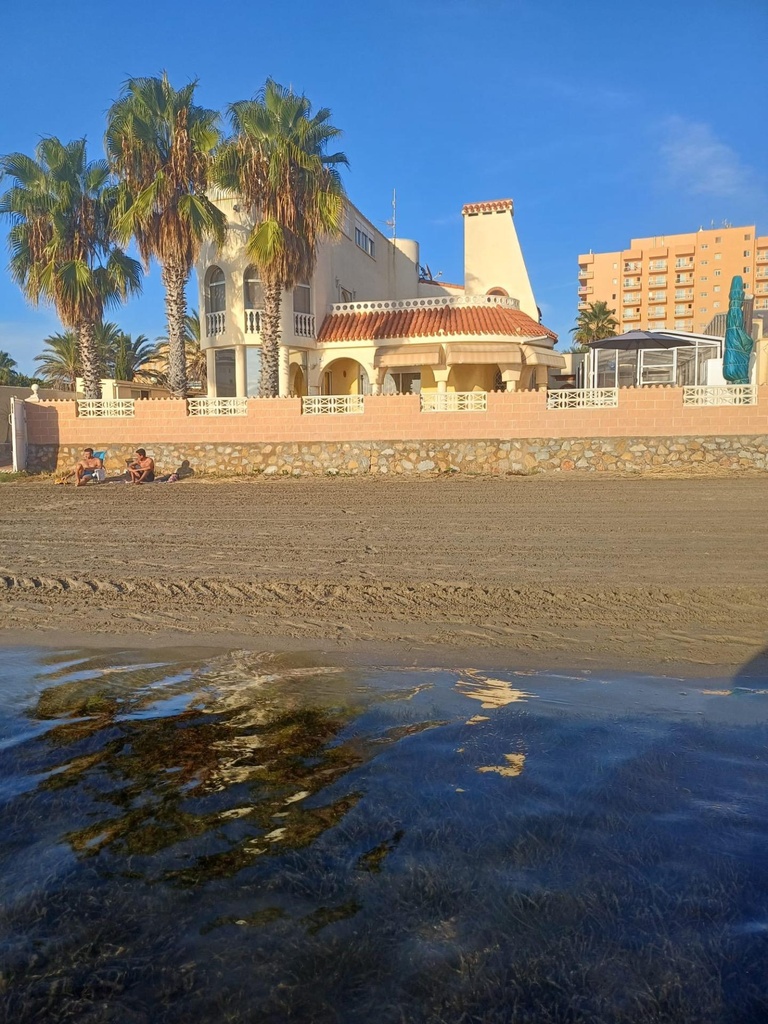LA MANGA DEL MAR MENOR – Luxusná 7-spálňová vila od 800 000 € | 1. línia pri mori, Bazén, Terasa