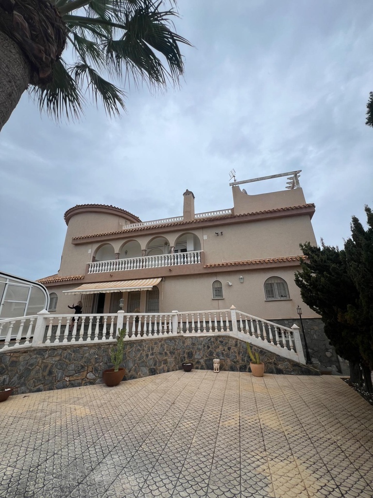 LA MANGA DEL MAR MENOR – willa z 4 sypialniami od 700 000 € | Basen, Taras, Ogród