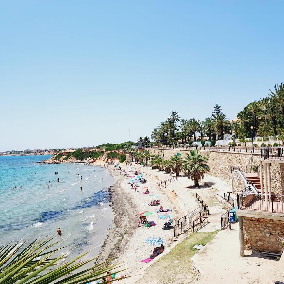 [second:37-0-11-872] ORIHUELA COSTA – 4-bedroom villa from 560 000 € | Terrace, Parking, Garden