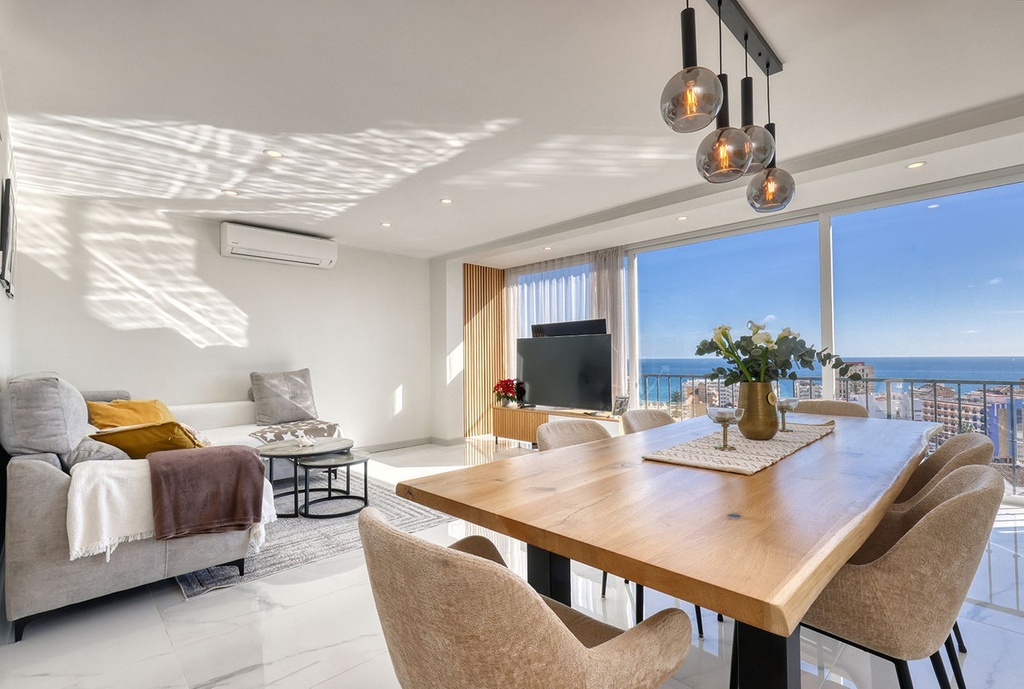 TORREBLANCA – Luxury 3-bedroom villa from 999 999 € | Pool, Terrace, Parking