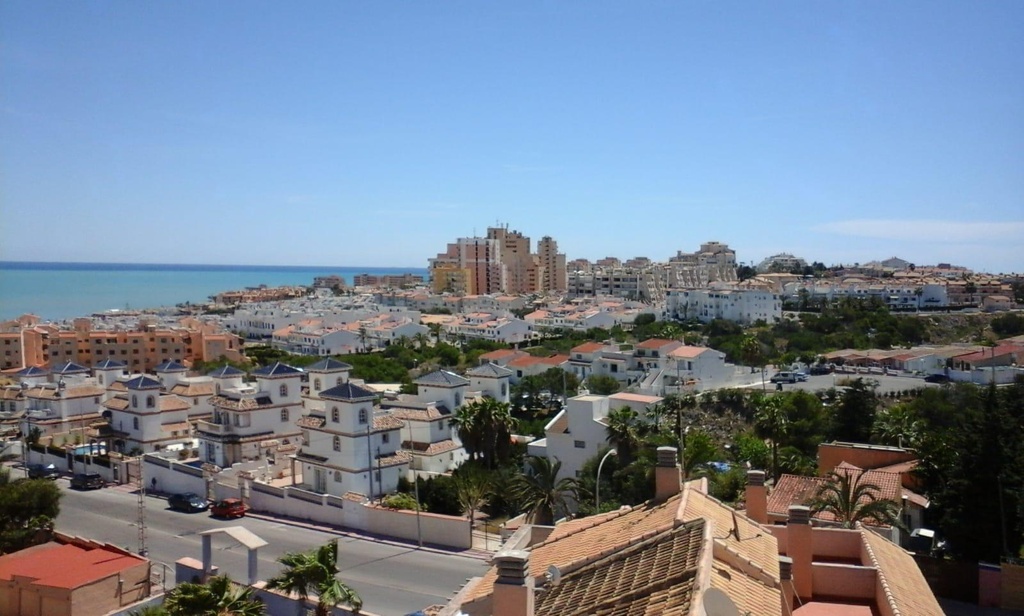 TORREVIEJA – Moderný 2-spálňový penthouse pri mori od 350 000 € | 500 m od pláže, Bazén, Terasa