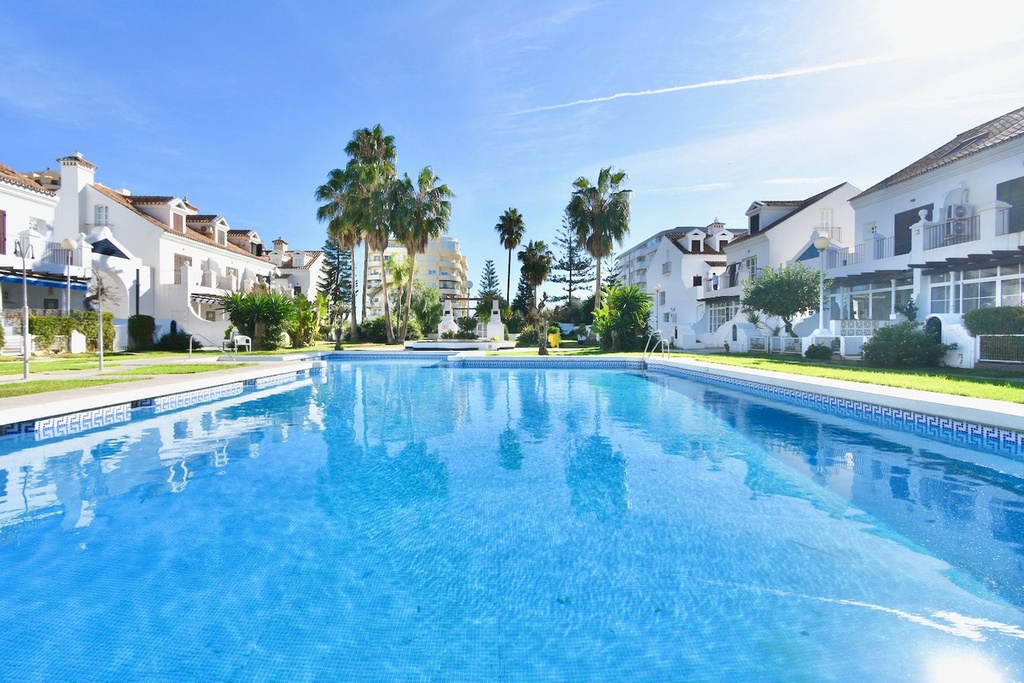 FUENGIROLA – 3-bedroom apartment from 700 000 € | Pool, Terrace, Costa del Sol