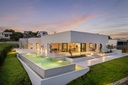 ORIHUELA COSTA – Luxury 3-bedroom villa from 2 550 000 € | Terrace, Parking, Garden