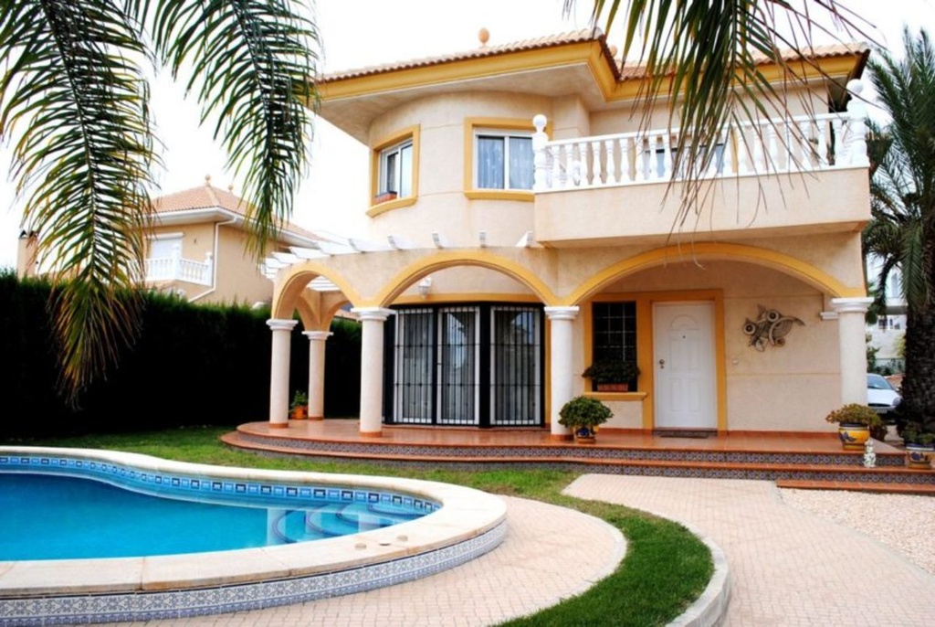 [second:201-435-11-854] LA ZENIA – Luxusná 3-spálňová vila od 650 000 € | Bazén, Terasa, Parkovanie