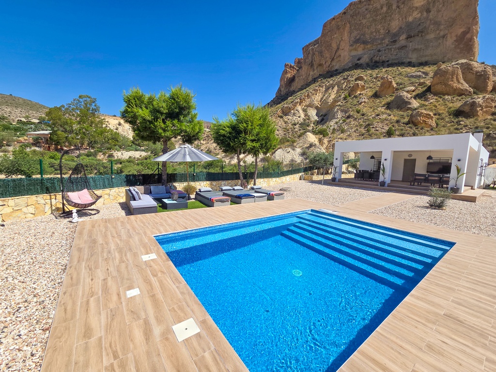 CREVILLENT – 3-spálňová vila od 395 000 € | Parkovanie, Inland, Costa Blanca