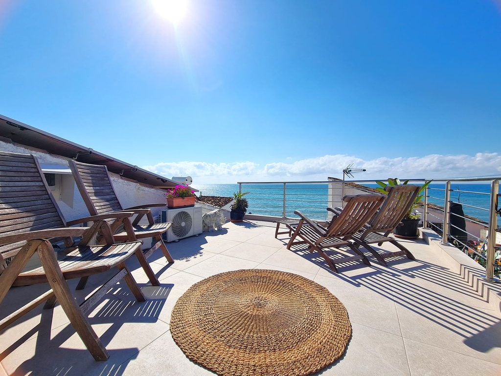 ESTEPONA – Luxusný 3-spálňový mestský dom od 849 000 € | Terasa, Costa del Sol