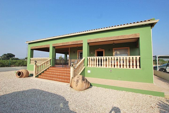 DAYA NUEVA – 2-spálňový Finca od 530 250 € | Bazén, Parkovanie, Záhrada